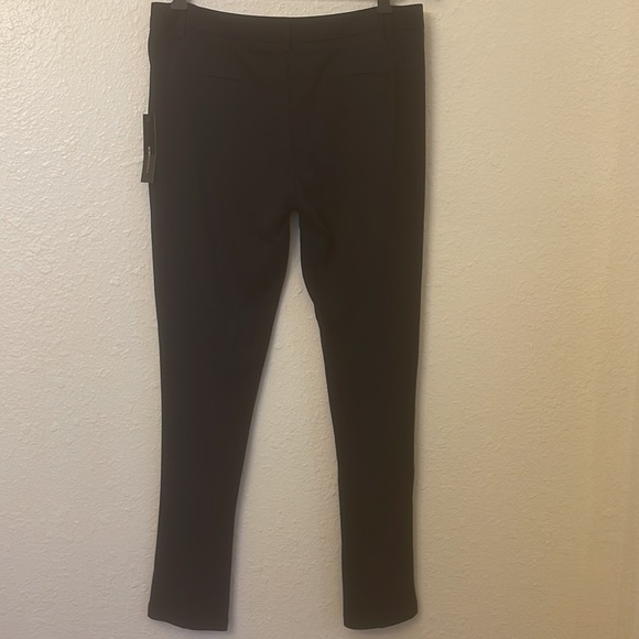 BCBGMaxazaria skinny pants, 32, with interesting, subtle detail. - Picture 3 of 8